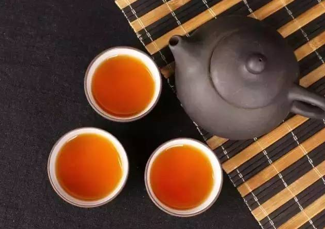 为什么普洱茶会被称为“七子饼茶”